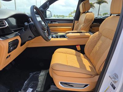 2026 Jeep Grand Wagoneer — photo 14 view