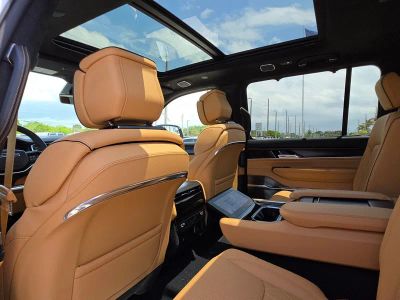 2026 Jeep Grand Wagoneer — photo 10 view