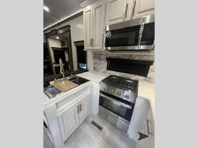 2026 Keystone RV Montana - Photo 11