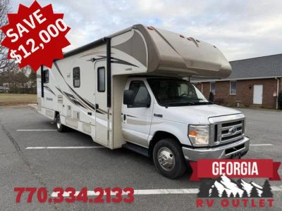 2018 Winnebago Minnie Winnie 31K — front three-quarter view