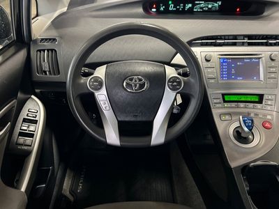 2015 Toyota Prius - Photo 14