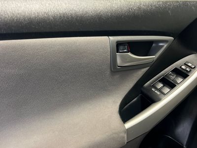 2015 Toyota Prius - Photo 12