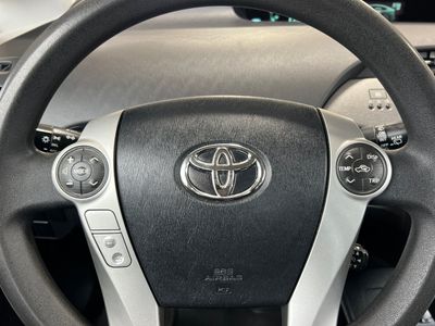 2015 Toyota Prius - Photo 24