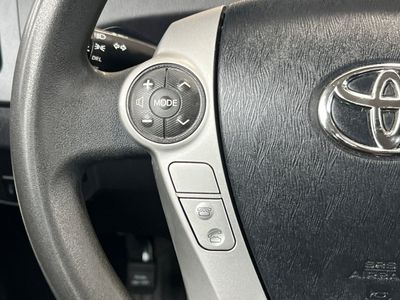 2015 Toyota Prius - Photo 25
