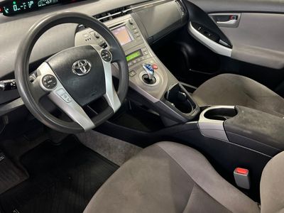 2015 Toyota Prius - Photo 11