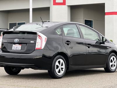 2015 Toyota Prius - Photo 2