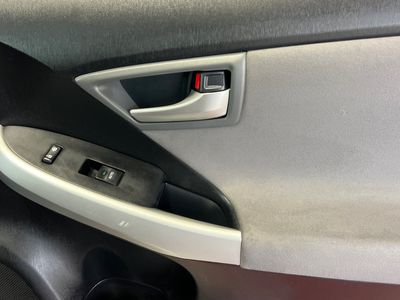 2015 Toyota Prius - Photo 18