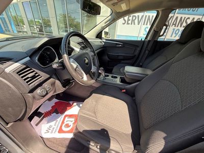 2010 Chevrolet Traverse — engine compartment view