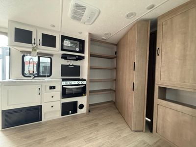 2025 Palomino SolAire - Photo 21