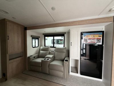 2025 Palomino SolAire - Photo 29