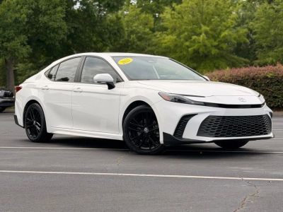 2025 Toyota Camry - Photo 2