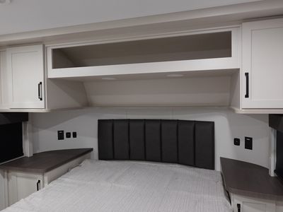 2026 Grand Design Momentum G-Class — photo 8 view