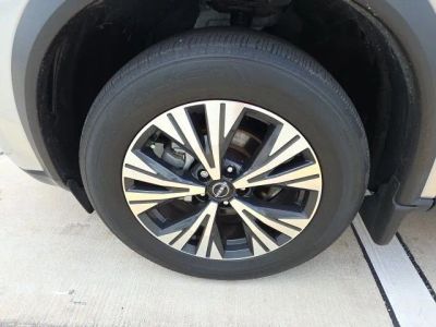 2023 Nissan Rogue — photo 10 view