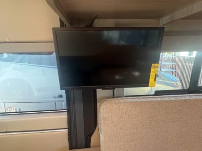 2024 Thor Motor Coach SEQUENCE - Photo 10