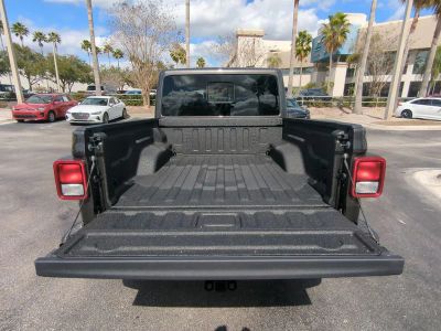 2026 Jeep Gladiator — photo 14 view