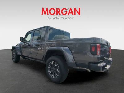 2026 Jeep Gladiator — photo 7 view