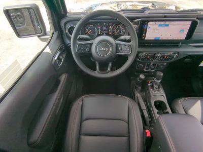 2026 Jeep Gladiator — photo 17 view