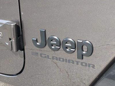 2026 Jeep Gladiator — photo 13 view