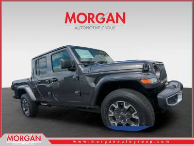 2026 Jeep Gladiator Sahara in Gray — front three-quarter view