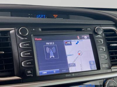 2015 Toyota Highlander — photo 11 view