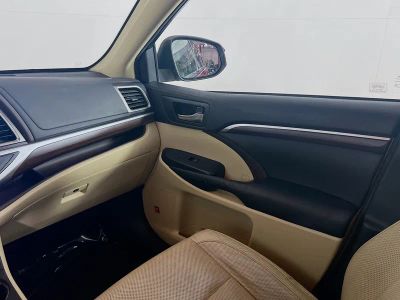 2015 Toyota Highlander — photo 20 view