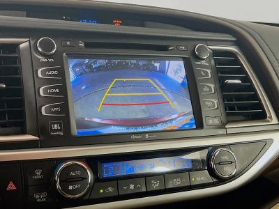 2015 Toyota Highlander — photo 13 view