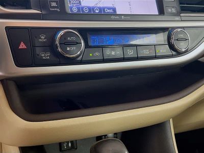 2015 Toyota Highlander — photo 14 view
