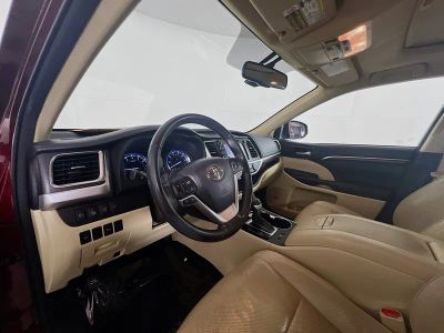 2015 Toyota Highlander — photo 17 view