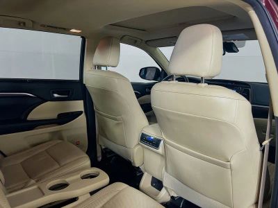 2015 Toyota Highlander — photo 7 view