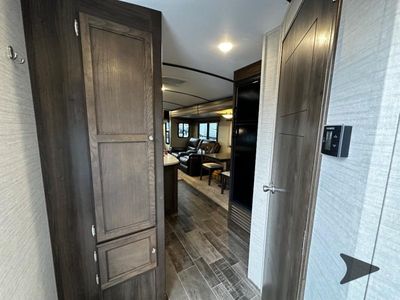2018 Keystone RV Premier Ultra Lite - Photo 12