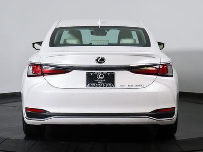 2022 Lexus ES - Photo 4