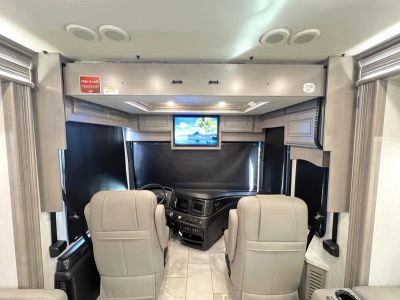 2026 Fleetwood DISCOVERY LXE - Photo 4