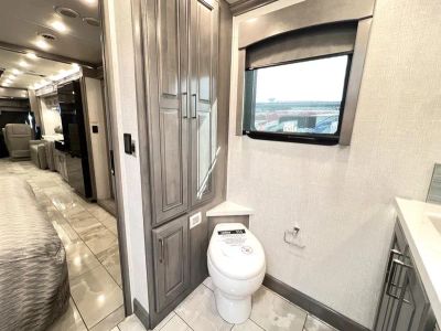 2026 Fleetwood DISCOVERY LXE - Photo 24