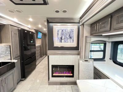 2026 Fleetwood DISCOVERY LXE - Photo 16