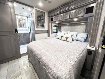 2026 Fleetwood DISCOVERY LXE - Photo 18