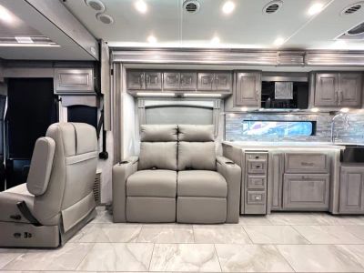 2026 Fleetwood DISCOVERY LXE - Photo 6