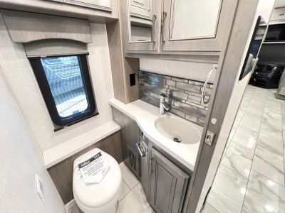 2026 Fleetwood DISCOVERY LXE - Photo 17