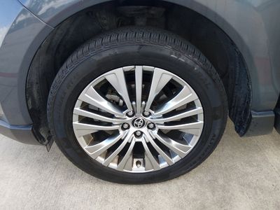 2023 Toyota Venza - Photo 10
