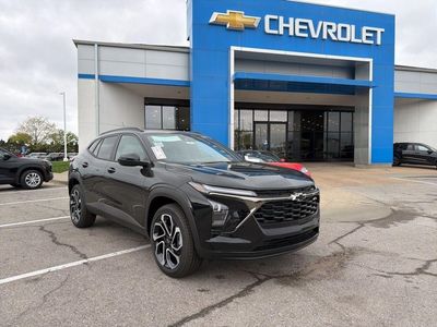 2026 Chevrolet Trax 1TU58 — front three-quarter view