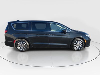 2022 Chrysler Pacifica - Photo 8