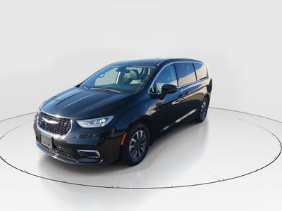 2022 Chrysler Pacifica - Photo 3