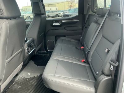 2026 Chevrolet Silverado 1500 — photo 17 view