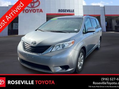 2012 Toyota Sienna - Photo 1