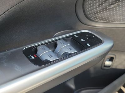 2025 Mercedes-Benz C-Class - Photo 18