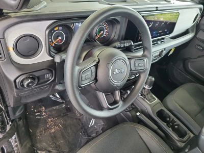 2026 Jeep Wrangler — photo 13 view