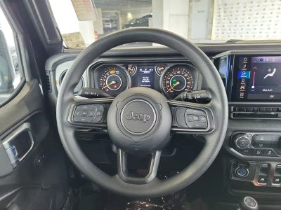 2026 Jeep Wrangler — photo 19 view