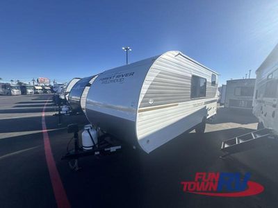 2025 Forest River RV Wildwood Select - Photo 4