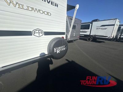 2025 Forest River RV Wildwood Select - Photo 15
