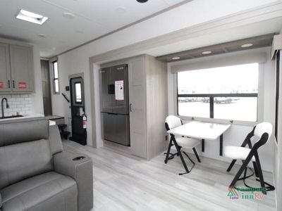 2026 Grand Design Momentum M-Class - Photo 7