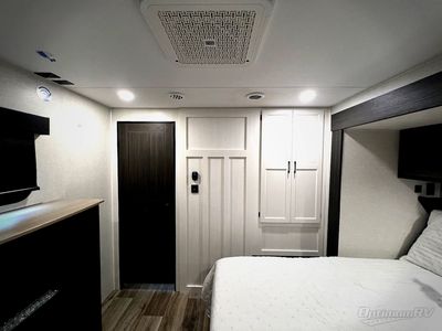 2026 Venture RV SportTrek Touring Edition - Photo 26
